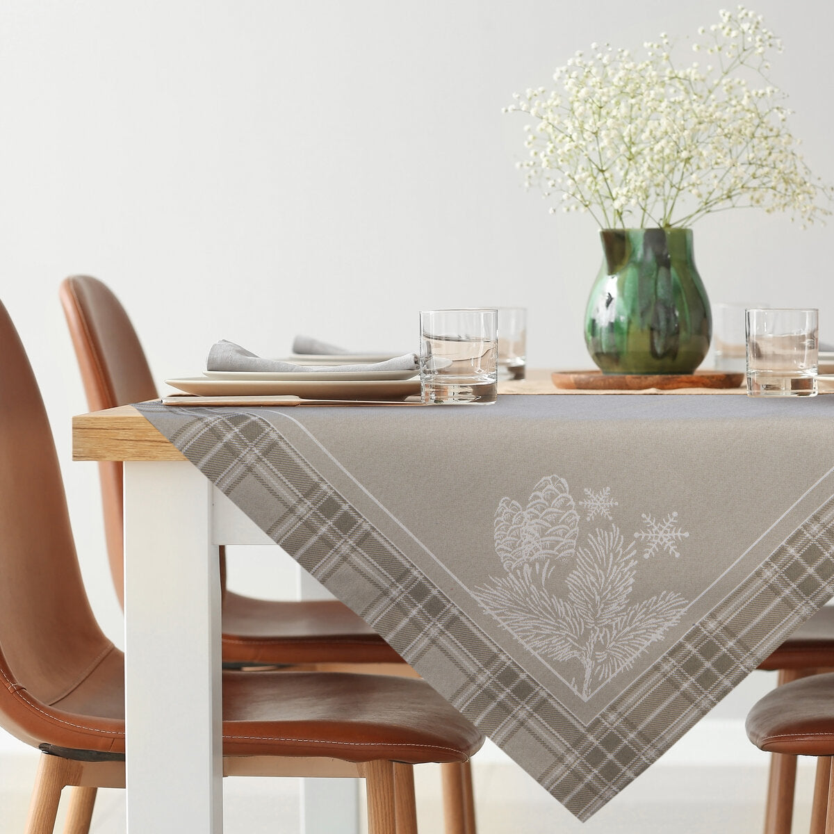 Dunkelbeige Tischdecke 140 x 200 cm – elegante Tischkultur für Hotels & Gastronomie